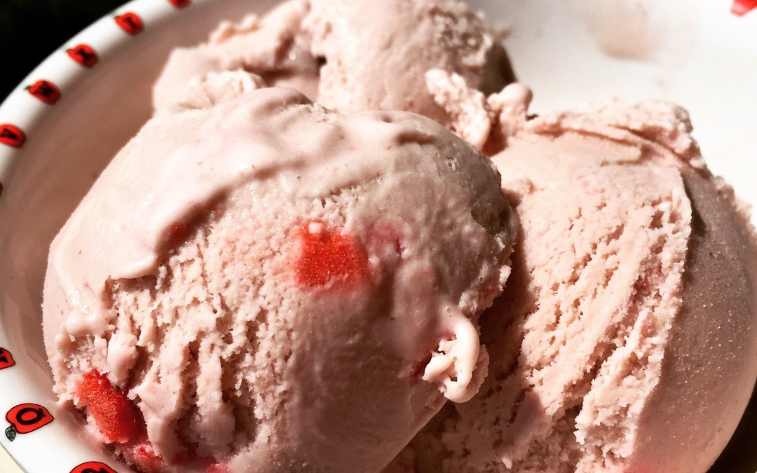 Fresh picked strawberry (vegan) ice cream!